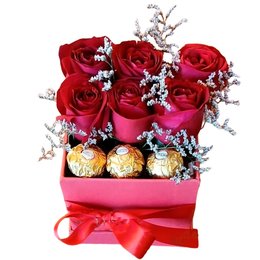 Imagem de Caixa com Rosas e Chocolate