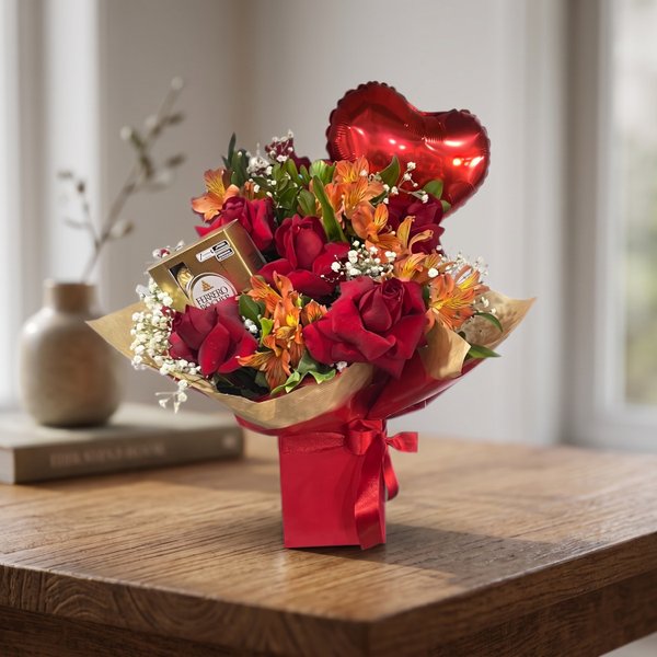 Arranjo 5 Rosas, Balão & Ferrero Rocher 4un