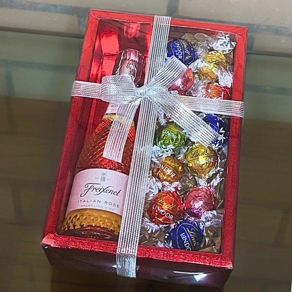 Presente Vermelho Freixenet Rosé e Chocolate Lindt