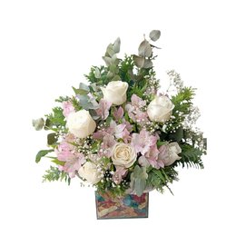 Imagem de Arranjo Rosa Branca e Astromelias