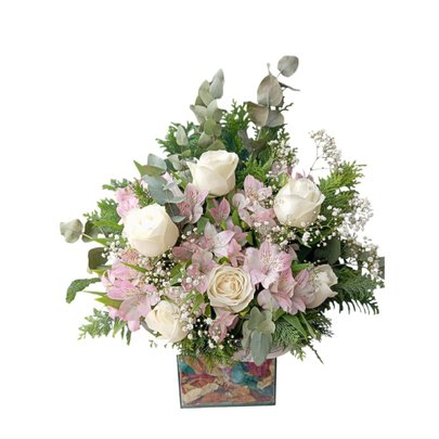 Arranjo Rosa Branca e Astromelias