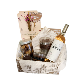 Imagem de Cesta Entre Vinhos e Carinhos