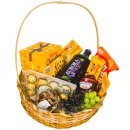 Imagem de Cesta de Frutas, Chocolates e Chocotone 
