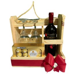 Imagem de Cesta Romântica com Vinho, Taças e Bombons
