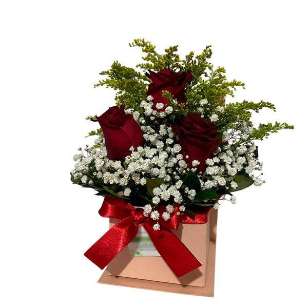 Arranjo de Três Rosas Vermelhas 