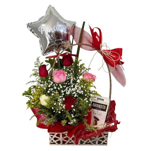Cesta de Rosas Coloridas com Chocolate e Balão