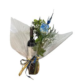 Imagem de Vinho DV Catena e Botão de Rosa Azul