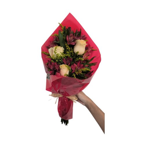 Arranjo de Rosas e Astromélias