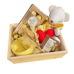 Imagem de Cesta Box Premium Afeto em Pinus com Ferrero e Pelúcia