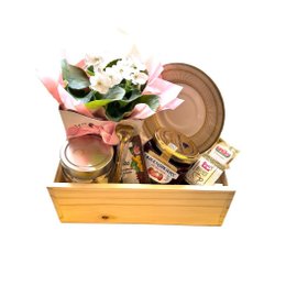 Imagem de Cesta Box com Flor, Xicara e Geleia Queensberry 