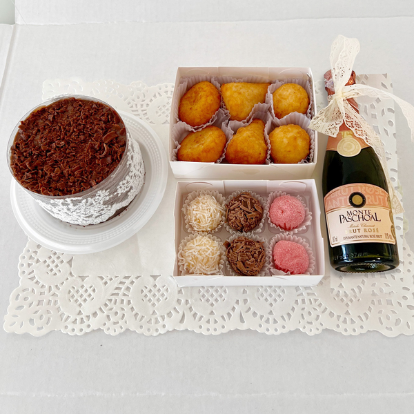 Presente de Aniversário- Bolo e Champanhe 