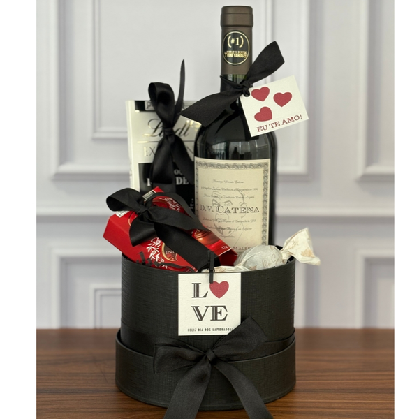 Box Romântica Vinho e Chocolates