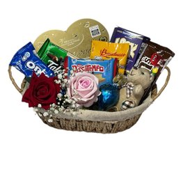 Imagem de Cesta de Delícias com Pelúcia e Flores