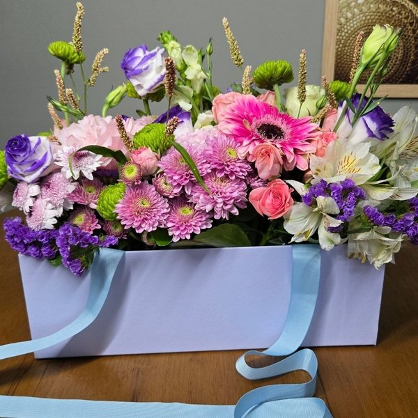 Arranjo de Flores Naturais Dança em Lilás 