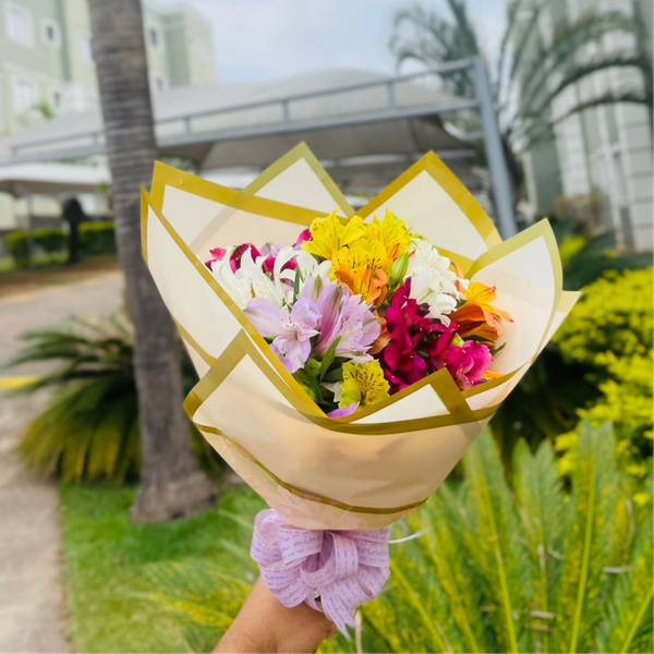 Buquê Primavera de Astromelias 