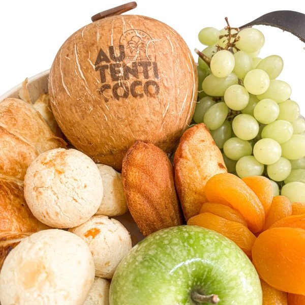 Cesta Café da Manhã com Frutas e Pães