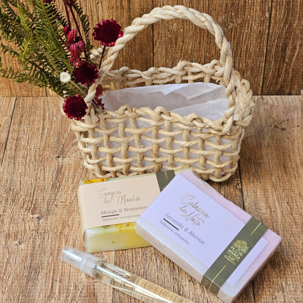 Cesta Sabonete Artesanal Mini Buquê e Home Spray