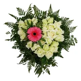 Arranjo de Coração: Rosas e Gérbera