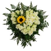 Arranjo de Coração: Rosas e Girassol