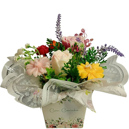 Imagem de Box Carinho Aromático com Velas e Flores Artificiais