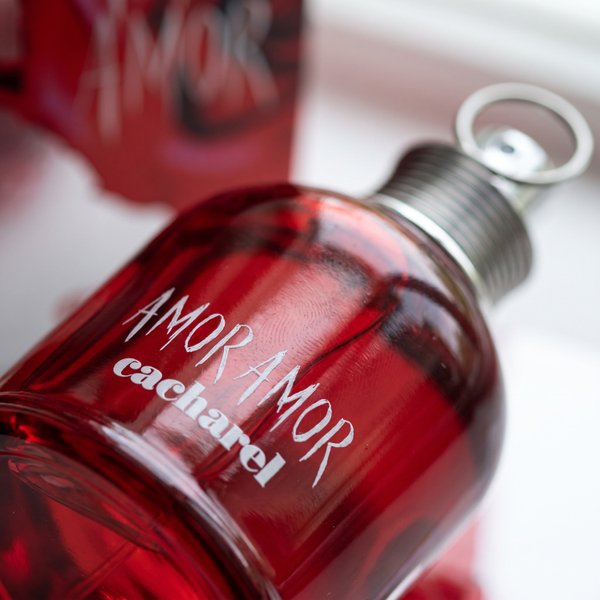 Perfume Feminino Amor Amor Cacharel EDT 100 ml