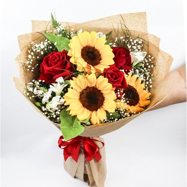 Buquê com 3 Rosas Vermelhas e 3 Girassóis
