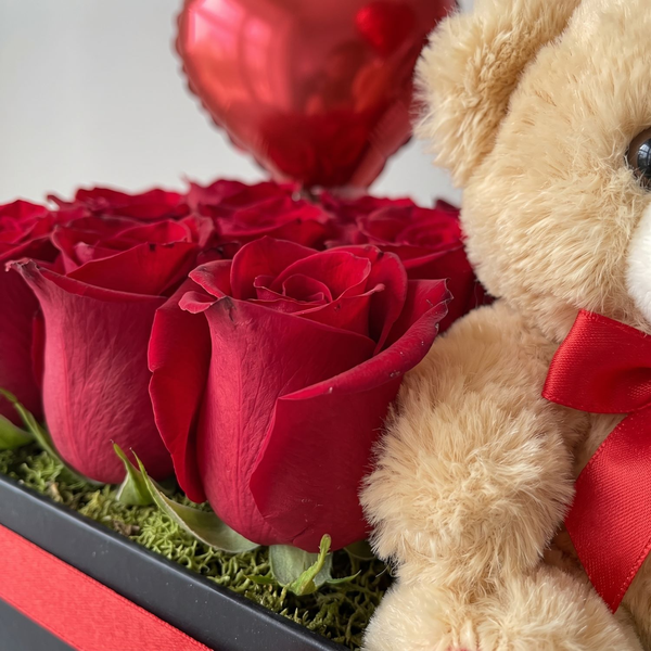 Caixa Urso Balão e Rosas 