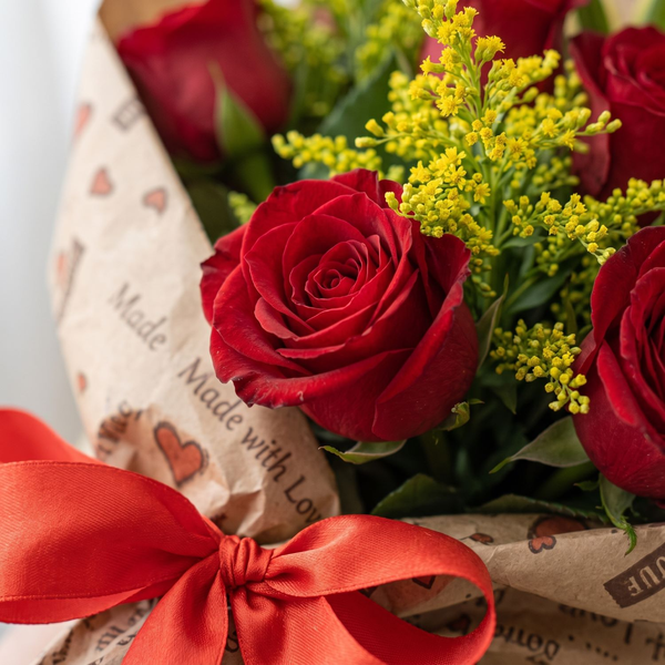 Ramalhete Doze Rosas Vermelhas 