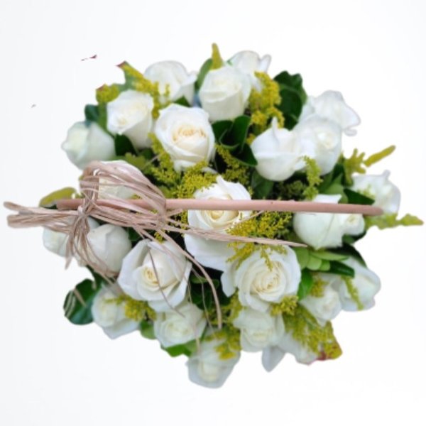 Cesta com 24 Rosas Brancas