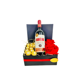 Imagem de Caixa Coração Com Vinho , Rosas e Chocolates