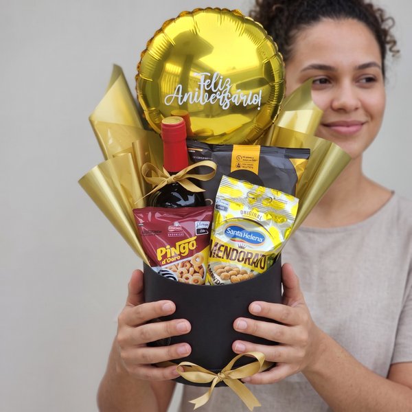 Box com Vinho e Petiscos Aniversário