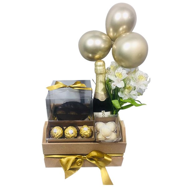 Cesta de Aniversário com Bolo Chandon e Flores