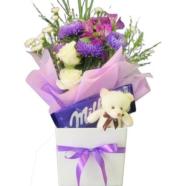 Cesta de Flores Alegria Amor e Chocolate