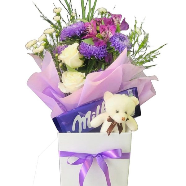 Cesta de Flores Alegria Amor e Chocolate