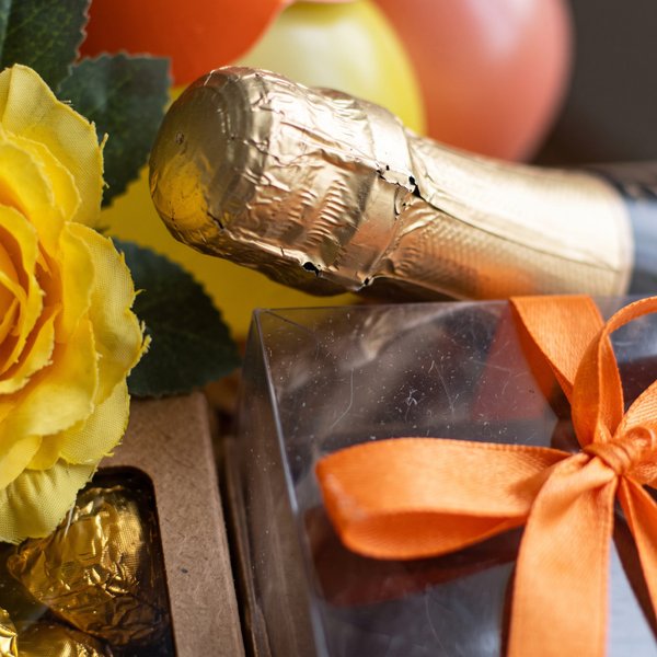 Cesta Aniversário Felicidades e Gostosuras 