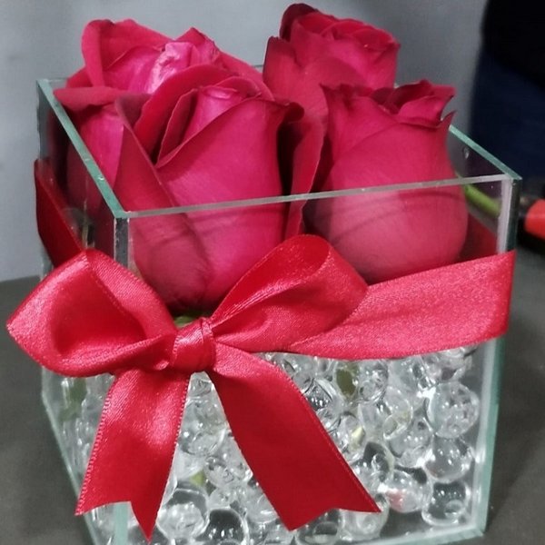 Arranjo De 4 Rosas Vermelhas 