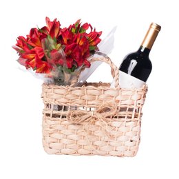 Imagem de Sacola de Palha com Vinho e Astromélias