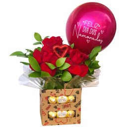 Imagem de Cesta Arranjo de Rosas Vermelhas e Balão