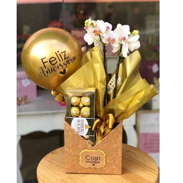 Presente de Aniversário com Orquídea e Chocolate