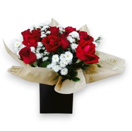 Imagem de Buquê com 12 Rosas Vermelhas na Caixa