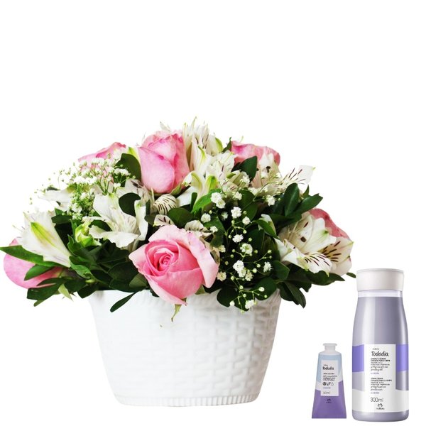 Delicado Arranjo de Rosas e Astromélias com Kit Natura
