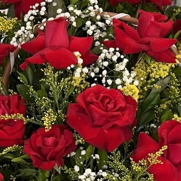 Ikebana Premium de Rosas Vermelhas
