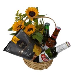 Imagem de Cesta de Cervejas com Arranjo de Girassol