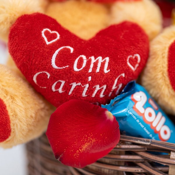 Linda Cesta de Chocolates com Ursinho 