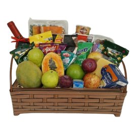 Imagem de Cesta de Frutas, Queijos, Aperitivos e Vinho 