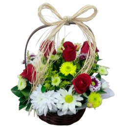 Imagem de Cestinha de Flores do Campo e 6 Rosas Vermelhas 