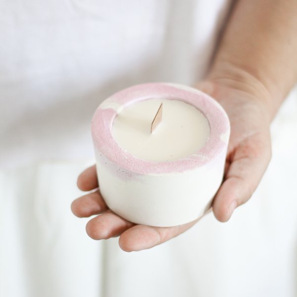 Vela Aromática em Pote Lilás