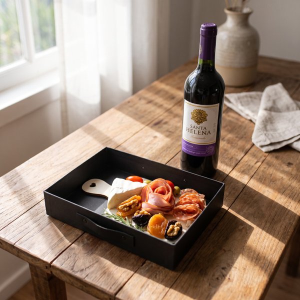 Tábua com Frios e Vinho Chileno