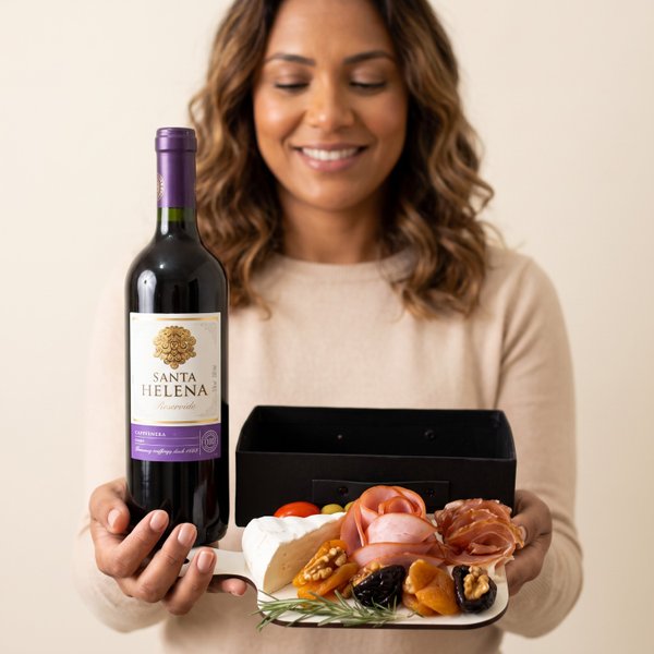 Tábua com Frios e Vinho Chileno