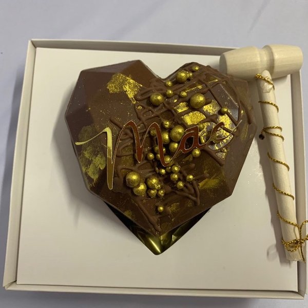 Coração Lapidado de Chocolate Artesanal Mãe